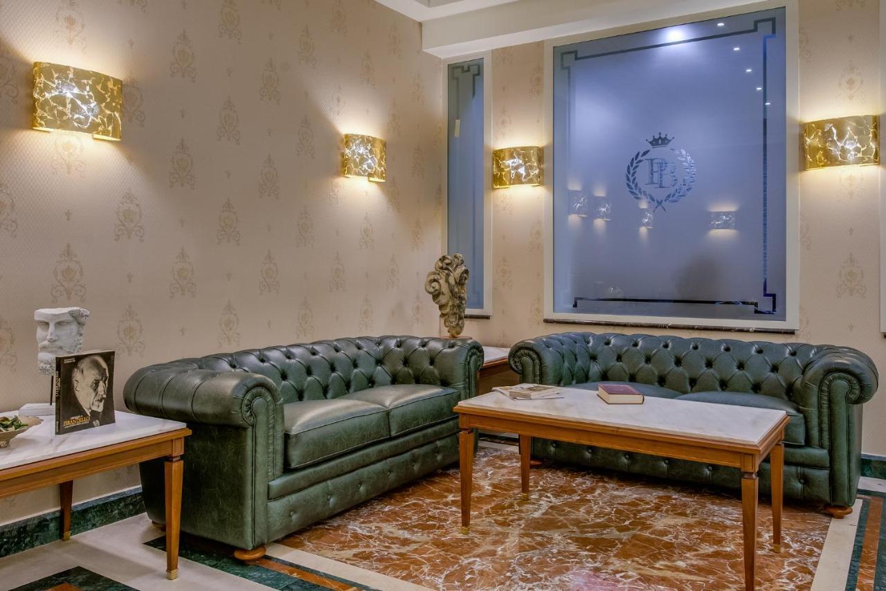 Hotel La Paloma Blanca 4*