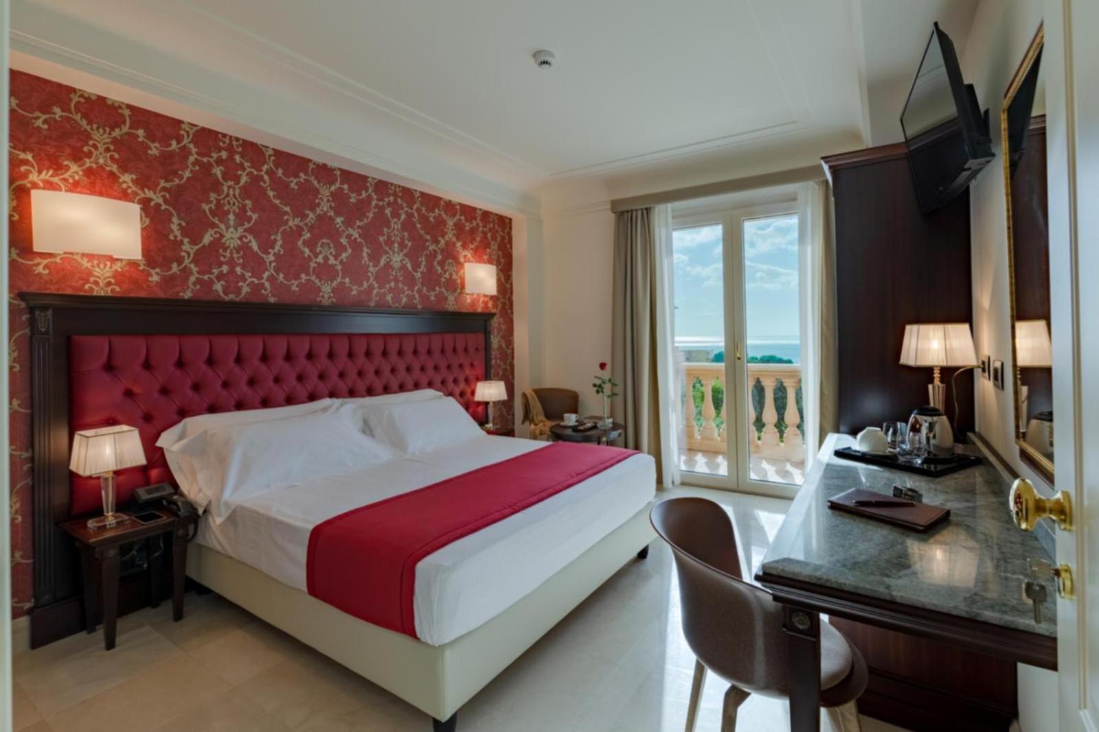 La Paloma Blanca Hotel 4*
