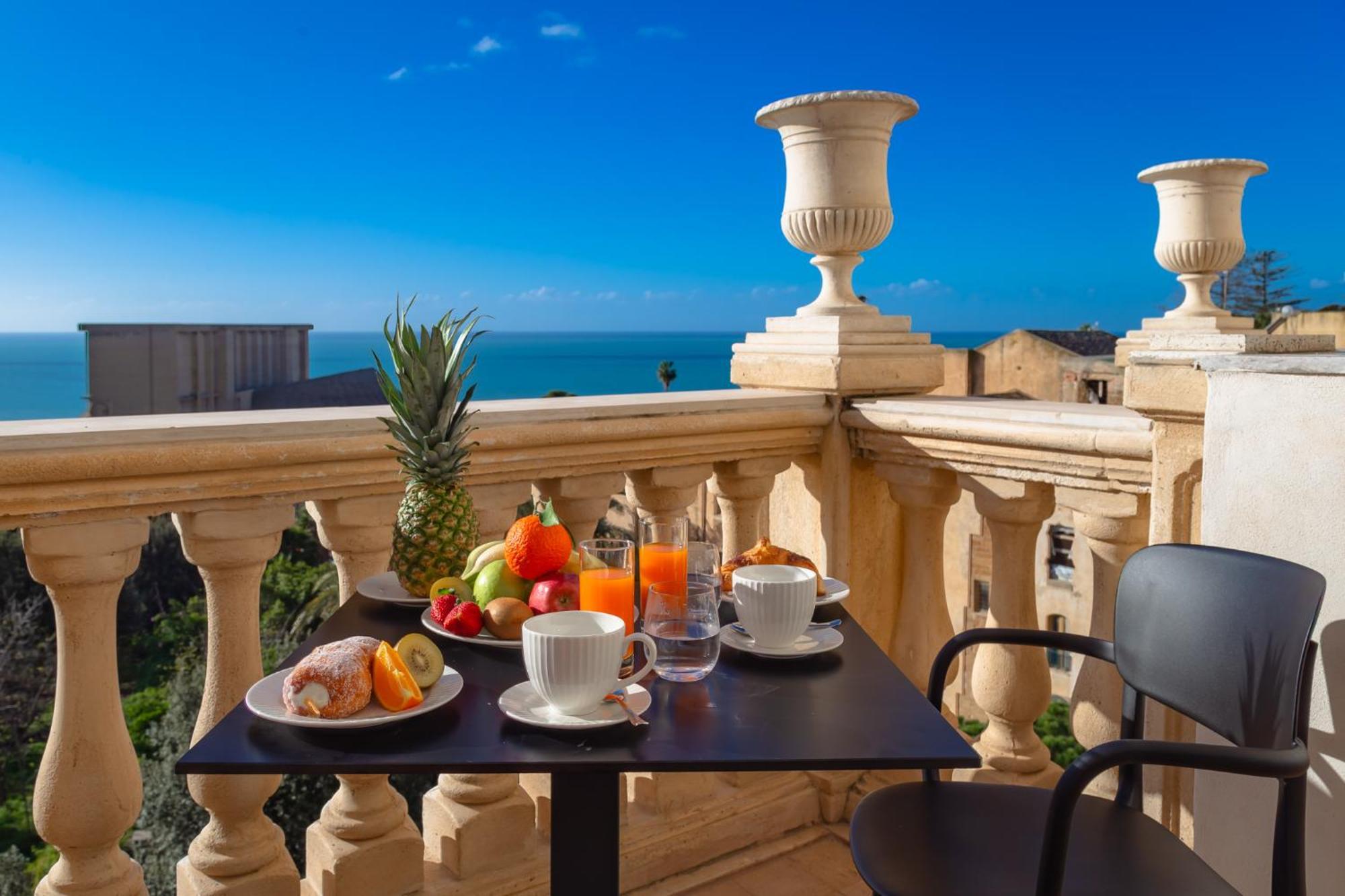 La Paloma Blanca Hotel