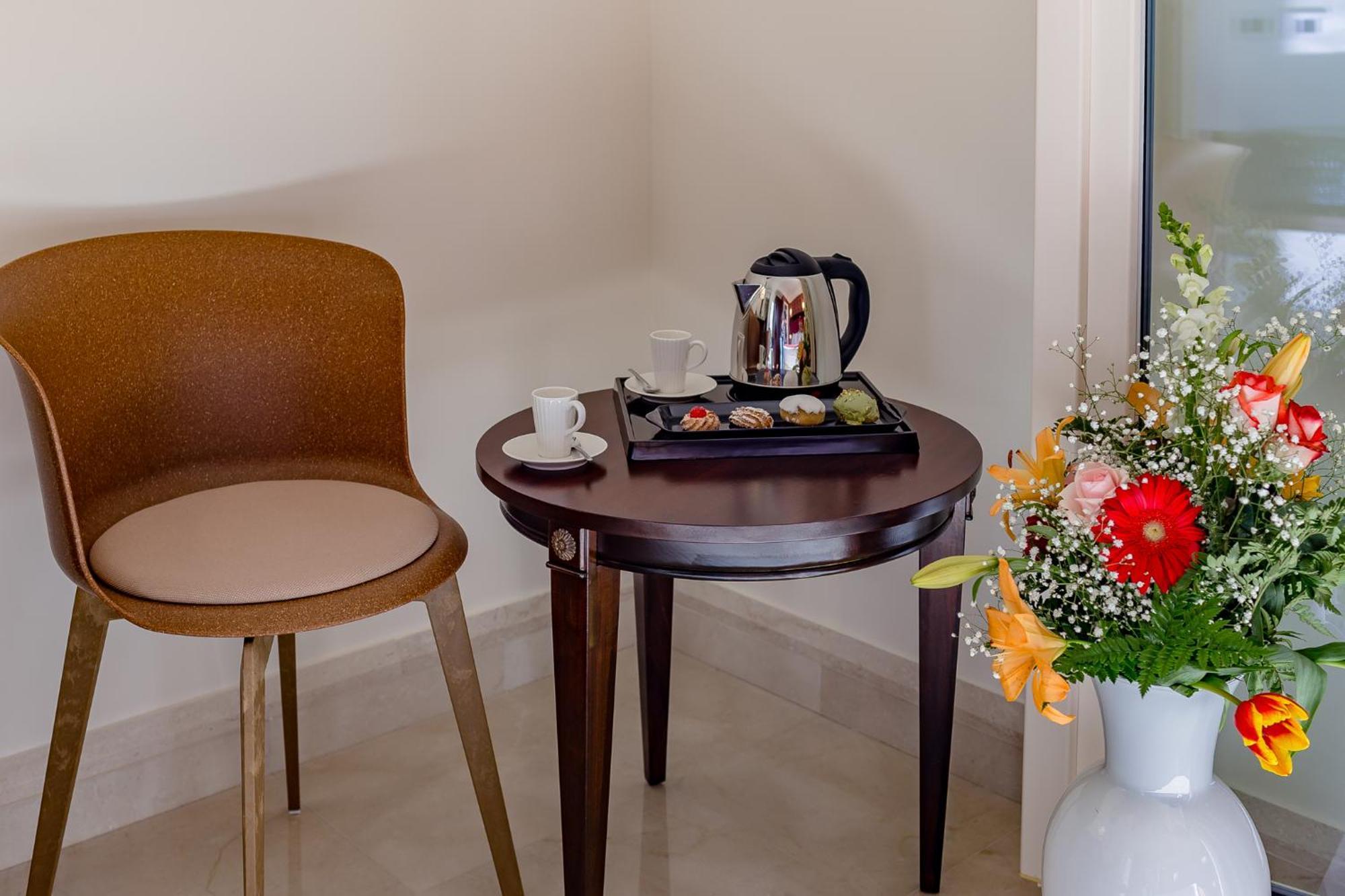 Hotel La Paloma Blanca 4*