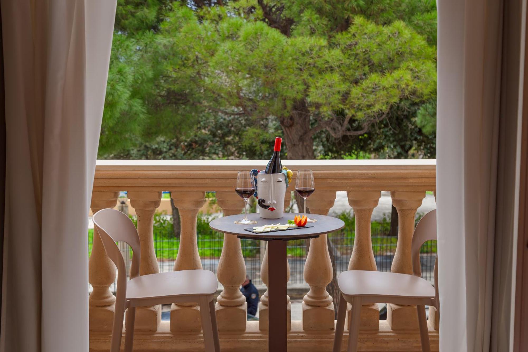 Hotel La Paloma Blanca 4*